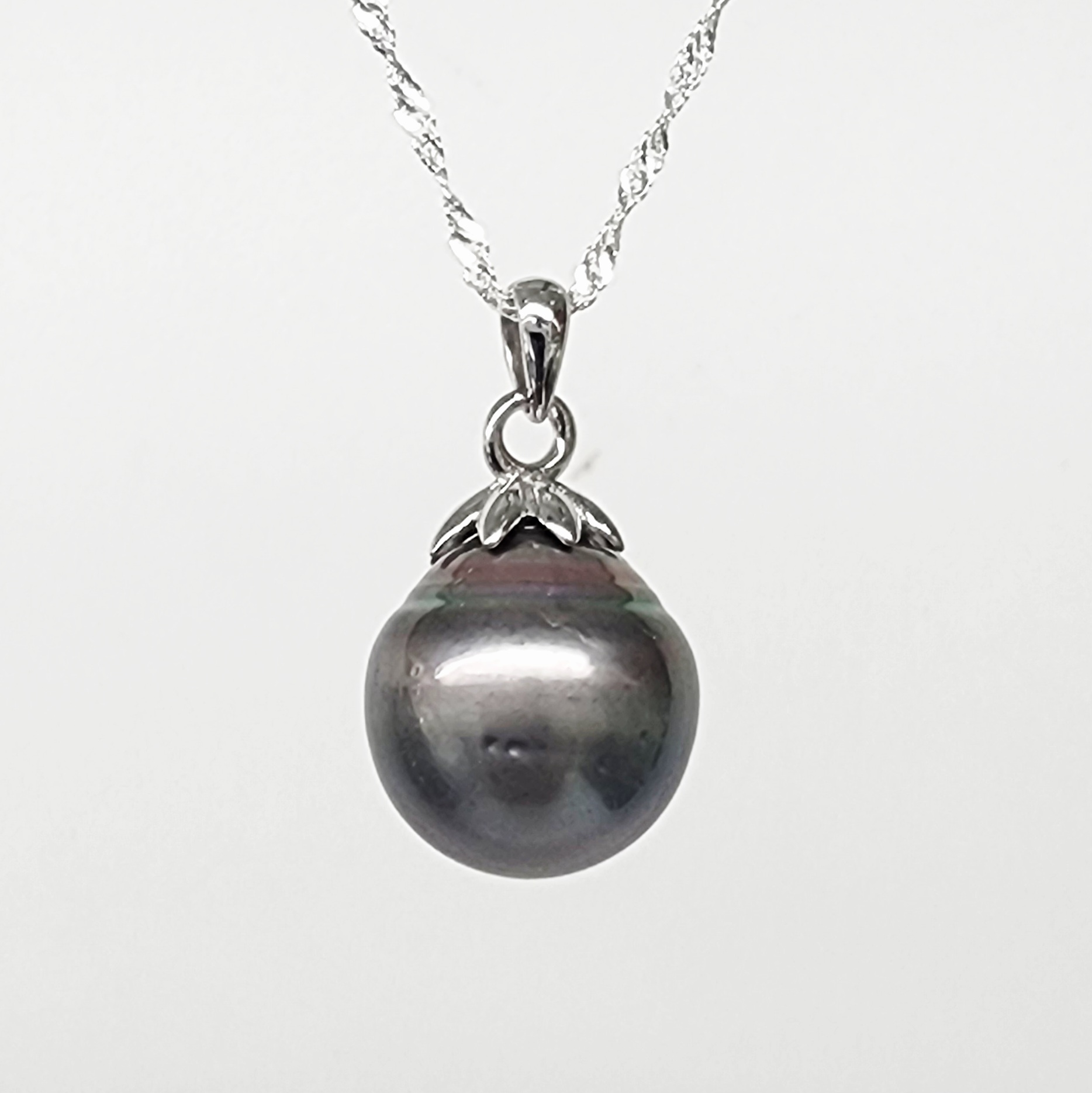 13mm Tahitian Grey Pearl Pendant with Sterling Silver Cap & Complimentary Sterling Silver Chain - SSYZ04 Seiko 13mm Tahitian Grey Pearl Pendant with Sterling Silver Cap & Complimentary Sterling Silver Chain - SSYZ04 Seiko
