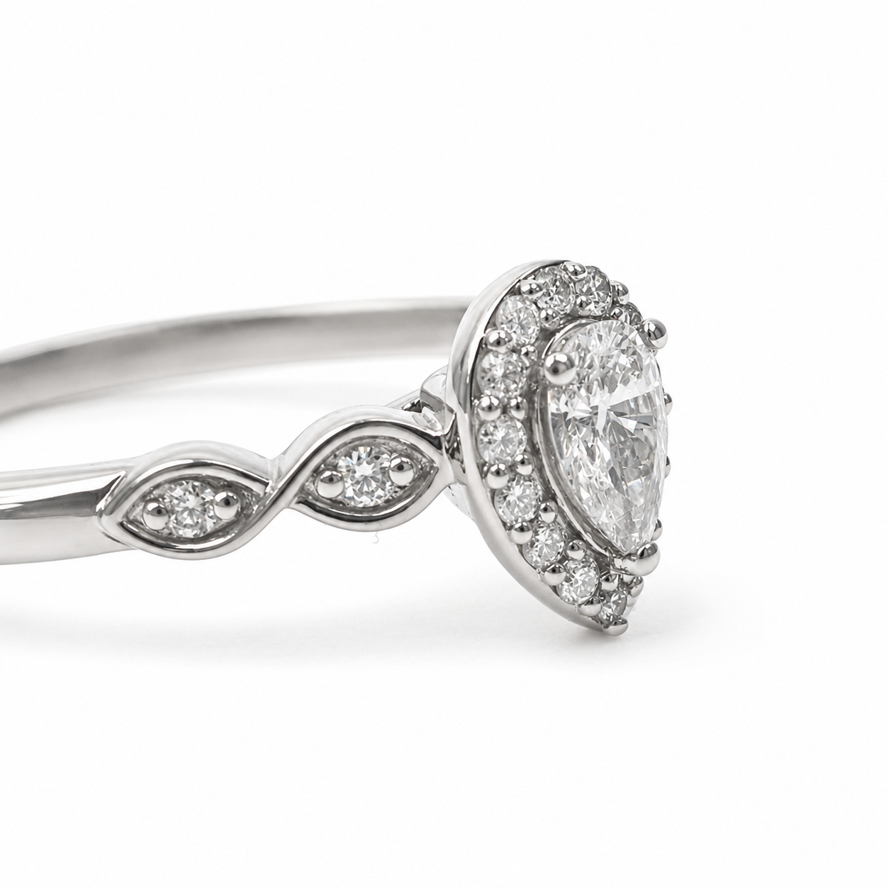 9ct White Gold Pear Halo Lab-Grown Diamond Ring – 0.36ct TDW E/F VS - AURG40559WG Seiko 9ct White Gold Pear Halo Lab-Grown Diamond Ring – 0.36ct TDW E/F VS - AURG40559WG Seiko