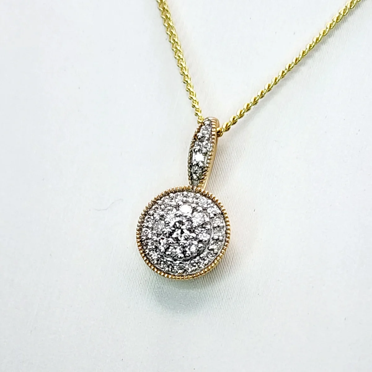 10ct Yellow Gold 0.25ct TDW Diamond Cluster Pendant