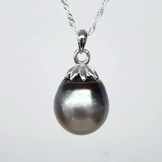 13mm Tahitian Grey Pearl Pendant with Sterling Silver Cap & Complimentary Sterling Silver Chain - SSYZ03