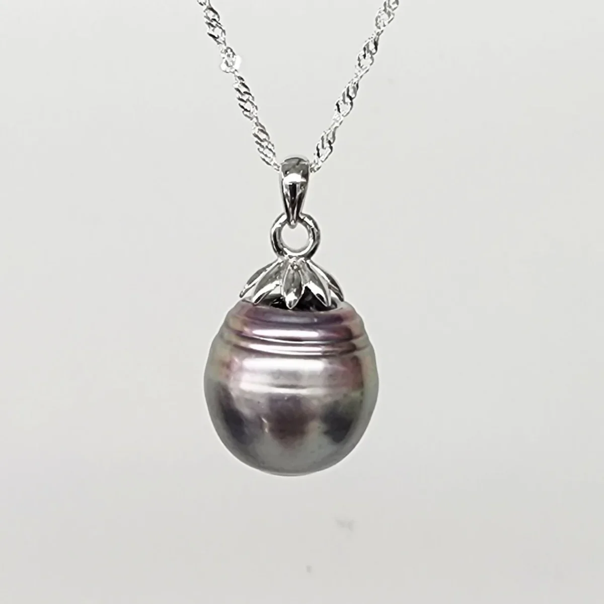 14mm Tahitian Grey Pearl Pendant with Sterling Silver Cap & Complimentary Sterling Silver Chain - SSYZ02
