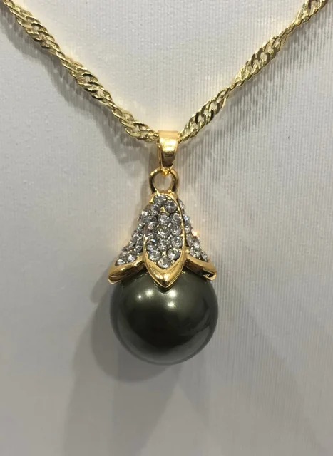 18ct Gold Plated Faux Pearl Pendant - 02