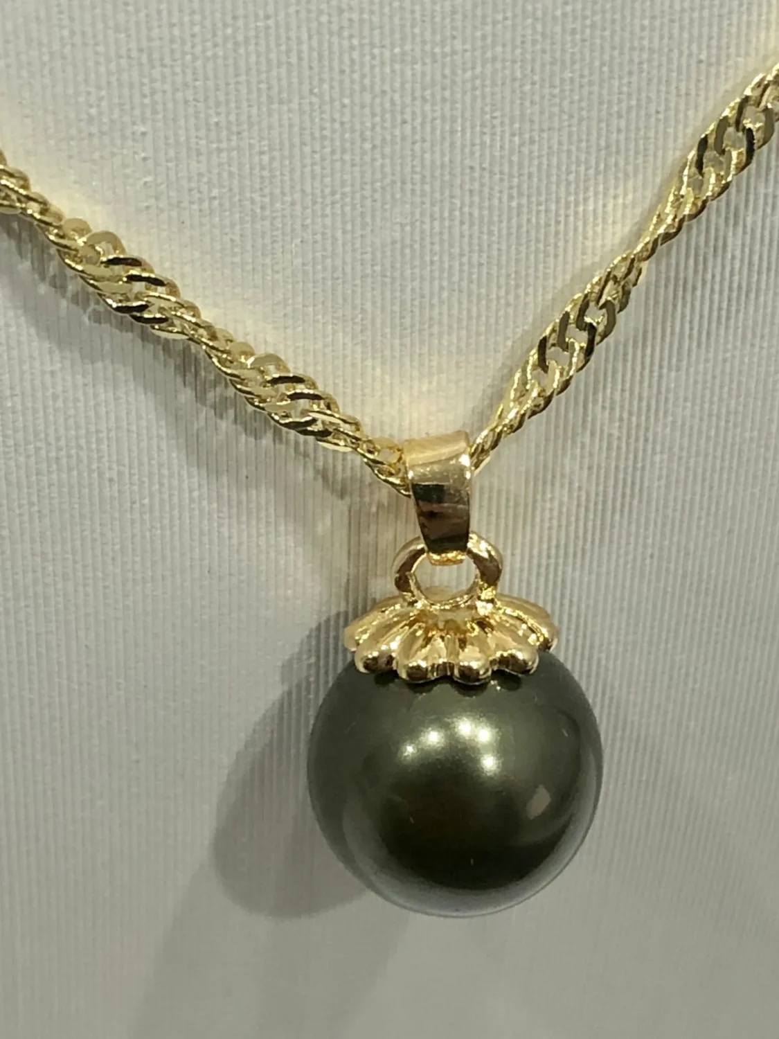 18ct Gold Plated Faux Pearl Pendant - 07