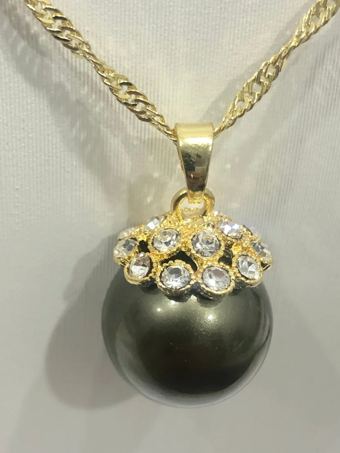 18ct Gold Plated Faux Pearl Pendant - 10