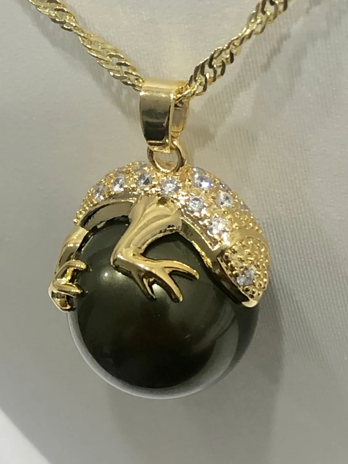 18ct Gold Plated Faux Pearl Pendant - 11