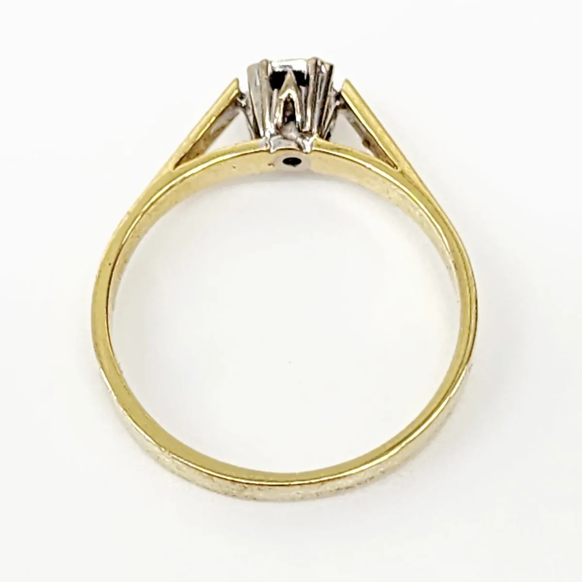 18ct Yellow Gold Engagement Ring with Brilliant Round 0.10ct Diamond Setting