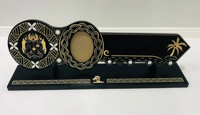 21st Island Design Key with Laser Engraved Patterns & Tongan Sila with White Mother Of Pearl Shell Inlays and Matching Stand - Design 2133 (Stand)