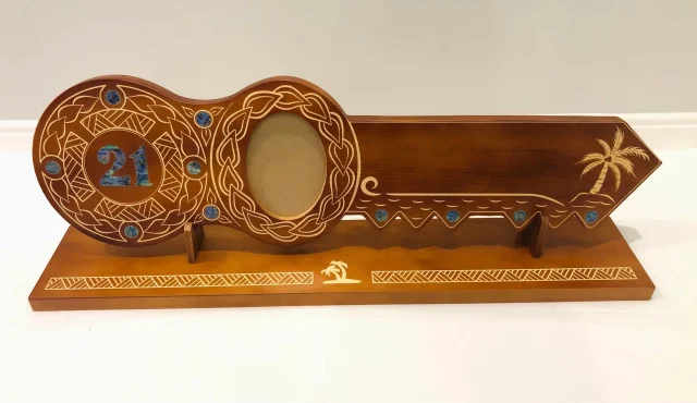21st Island Design Key with Laser Engraved Patterns & "21" Paua Shell Inlay with Round Paua Shell Inlays and Matching Stand - Design 2125 (Stand)