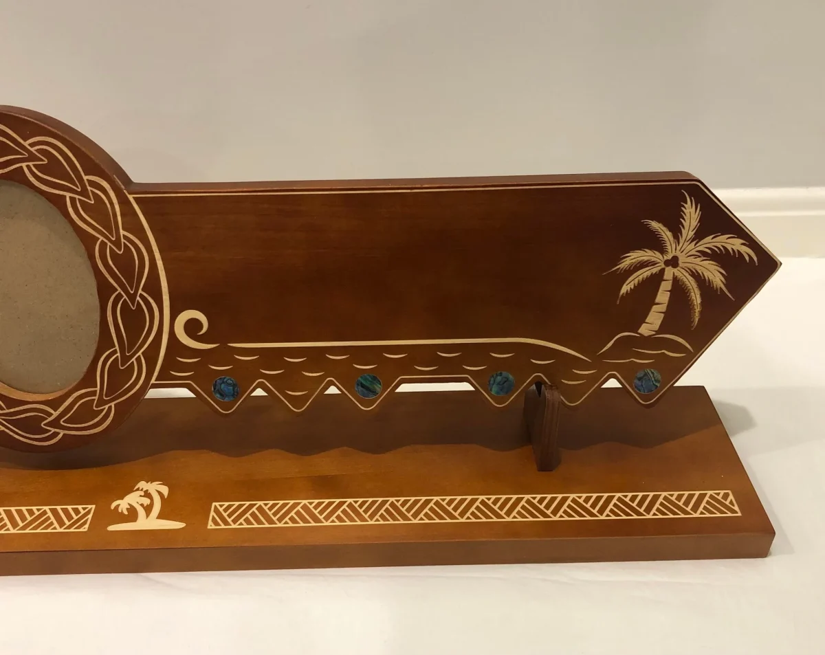21st Island Design Key with Laser Engraved Patterns & Samoan Sila with Round Paua Shell Inlays and Matching Stand - Design 2127 (Stand)