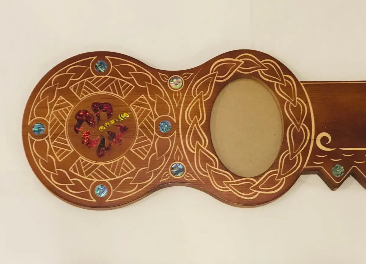 21st Island Design Key with Laser Engraved Patterns & Coloured Paua Shell Hibiscus Flower Inlay with Round Paua Shell Disk Inlays - Design 2126