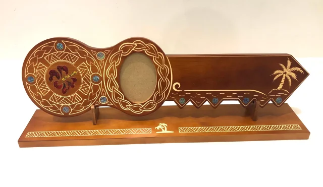 21st Island Design Key with Laser Engraved Patterns & Coloured Paua Shell Hibiscus Flower Inlay with Round Paua Shell Disk Inlays and Matching Stand - Design 2126 (Stand)