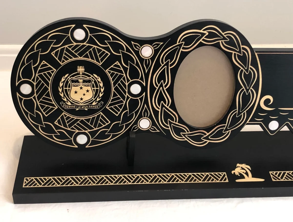 21st Island Design Key with Laser Engraved Samoan Sila & 21 with Round White Mother of Pearl Inlays with Matching Stand - Design 2115 (Stand)