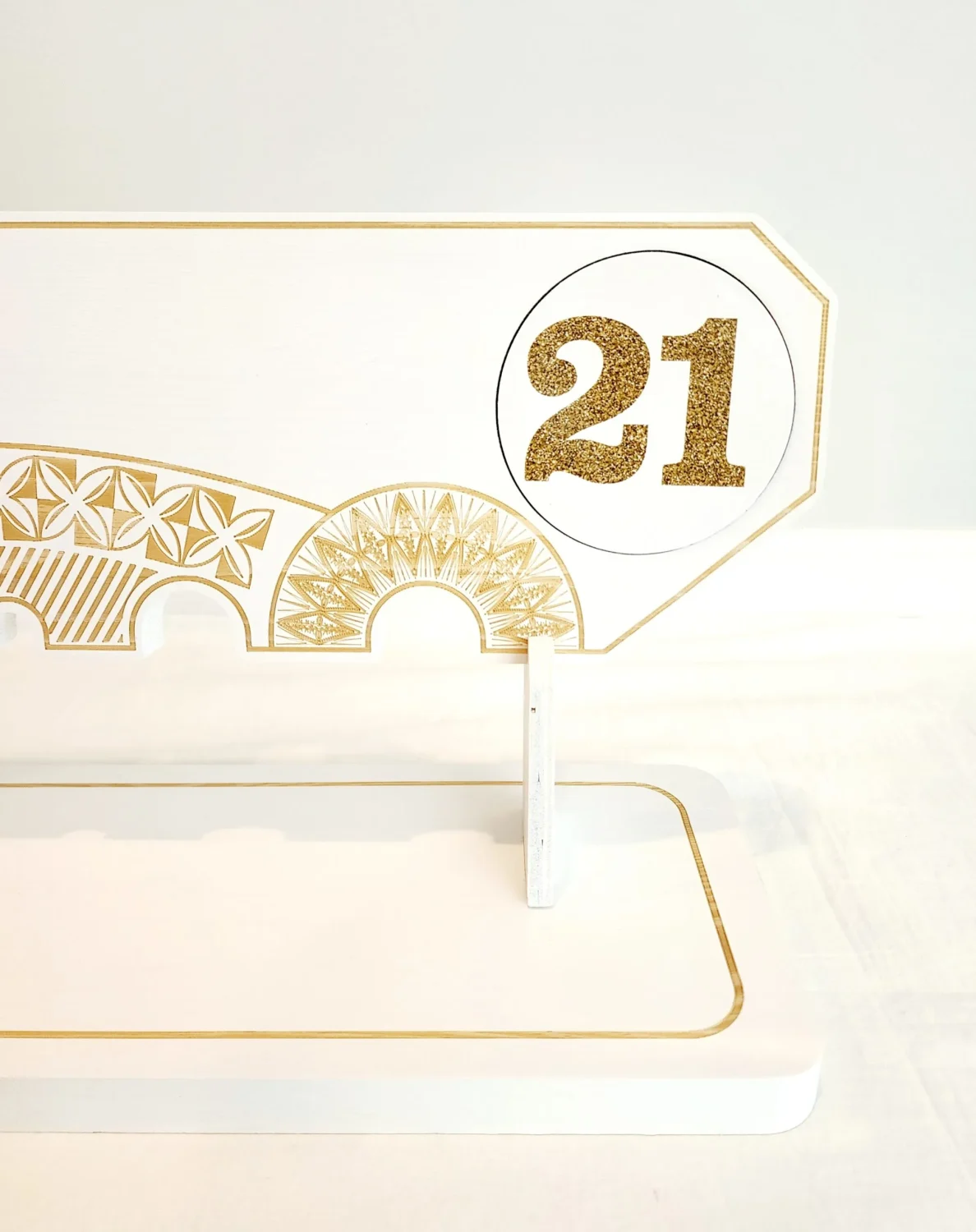 21st White Colour Painted Key with Laser Engraved Island Patterns On The Key and Printed Gold Glitter Disk Insert "21" and Matching Laser Engraved Stand