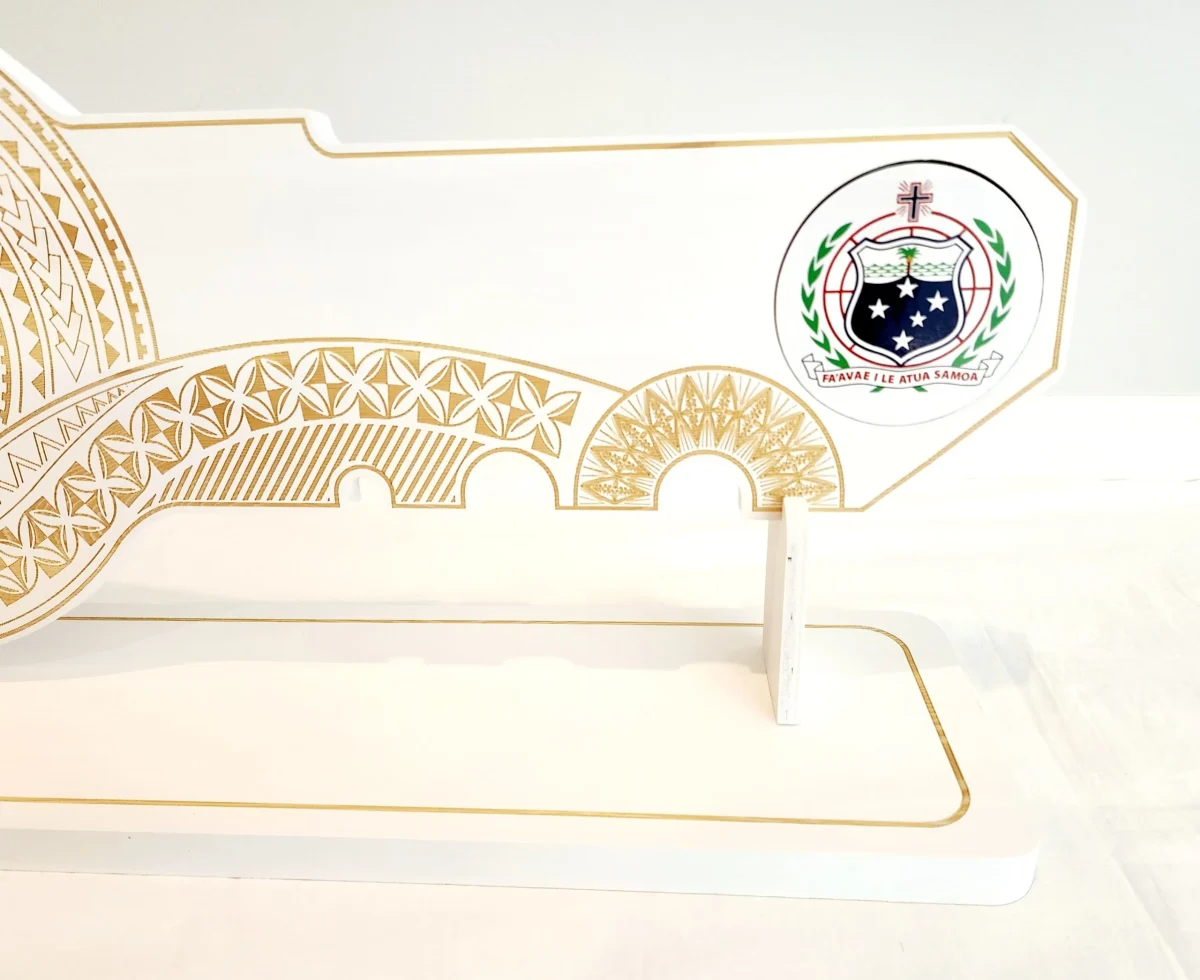 21st White Colour Painted Key with Laser Engraved Island Patterns On The Key and Printed Samoan Sila Disk Insert and Matching Laser Engraved Stand