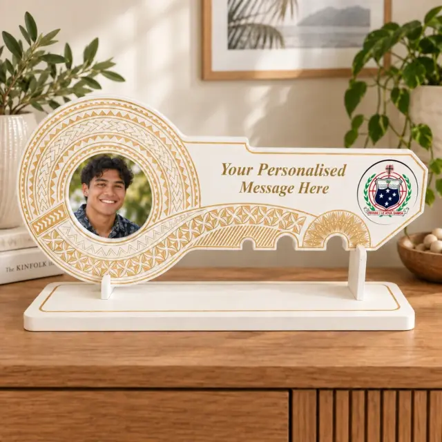 21st White Colour Painted Key with Laser Engraved Island Patterns On The Key and Printed Samoan Sila Disk Insert and Matching Laser Engraved Stand