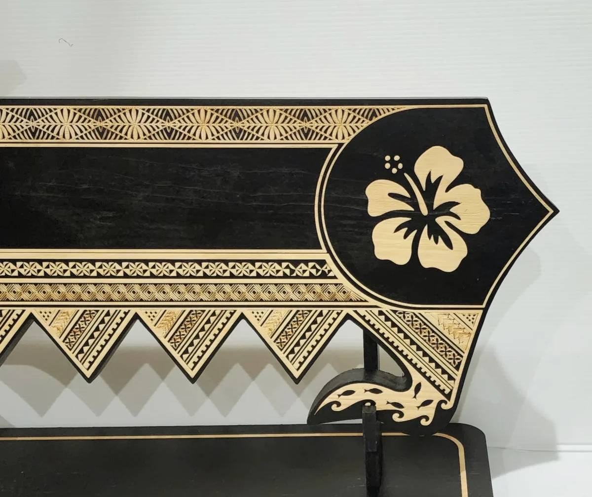 21st Wooden Key Black Shade Island Design On Stand With Hibiscus Flower