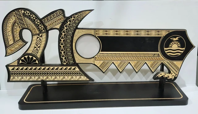 21st Wooden Key Black Shade Island Design On Stand With Kiribati Flag