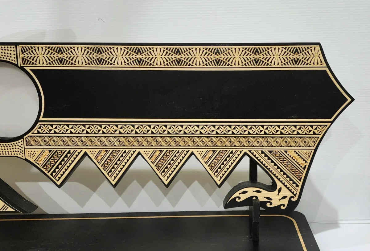 21st Wooden Key Black Shade Island Design On Stand With Polynesian Tattoo Design Hui Turtle Triple Twist