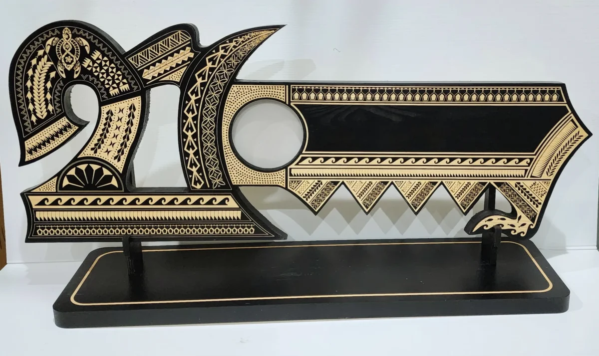 21st Wooden Key Black Shade Island Design On Stand With Polynesian Tattoo Design Hui Turtle Triple Twist