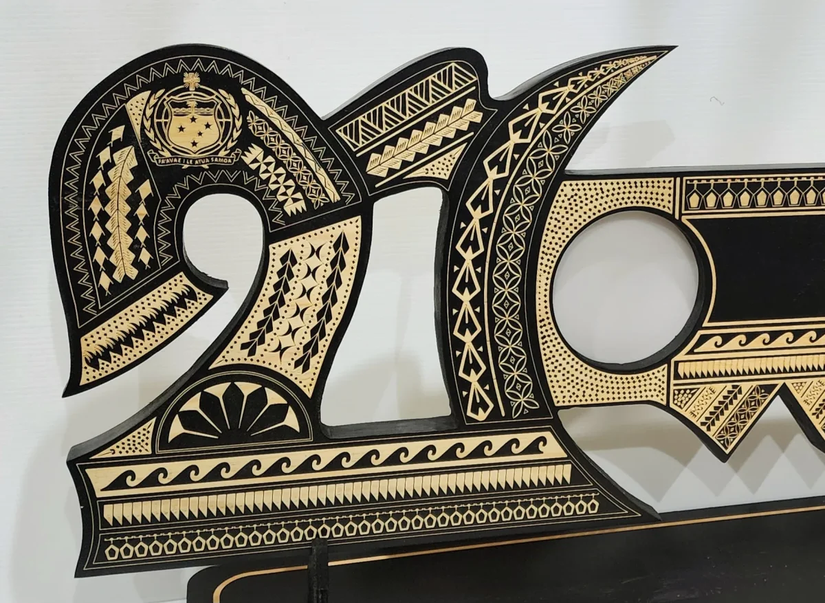 21st Wooden Key Black Shade Island Design On Stand With Samoan Sila