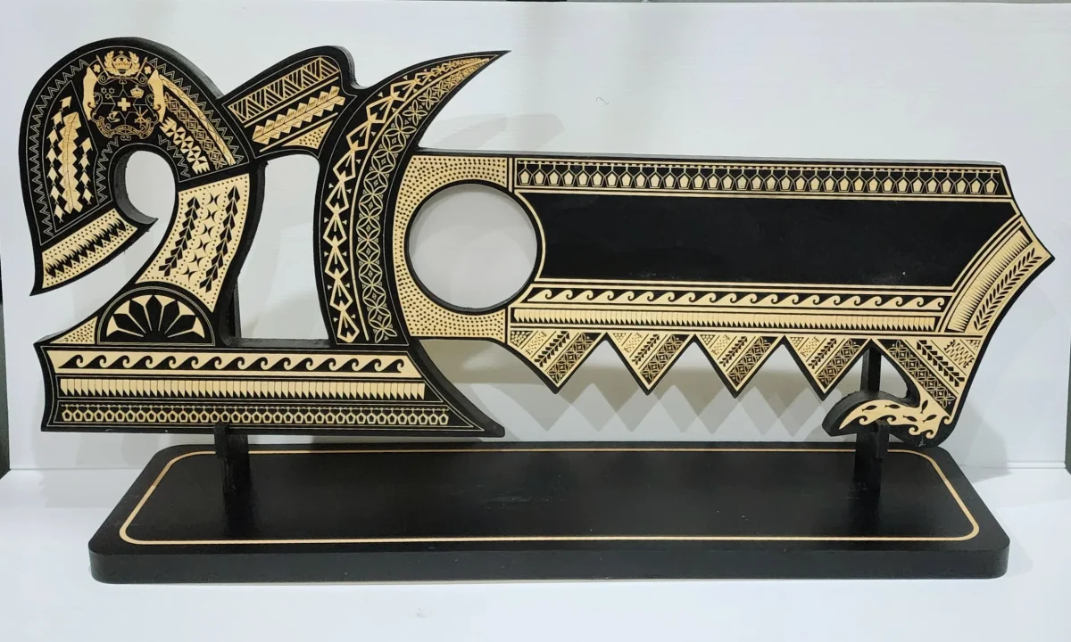 21st Wooden Key Black Shade Island Design On Stand With Tongan Sila