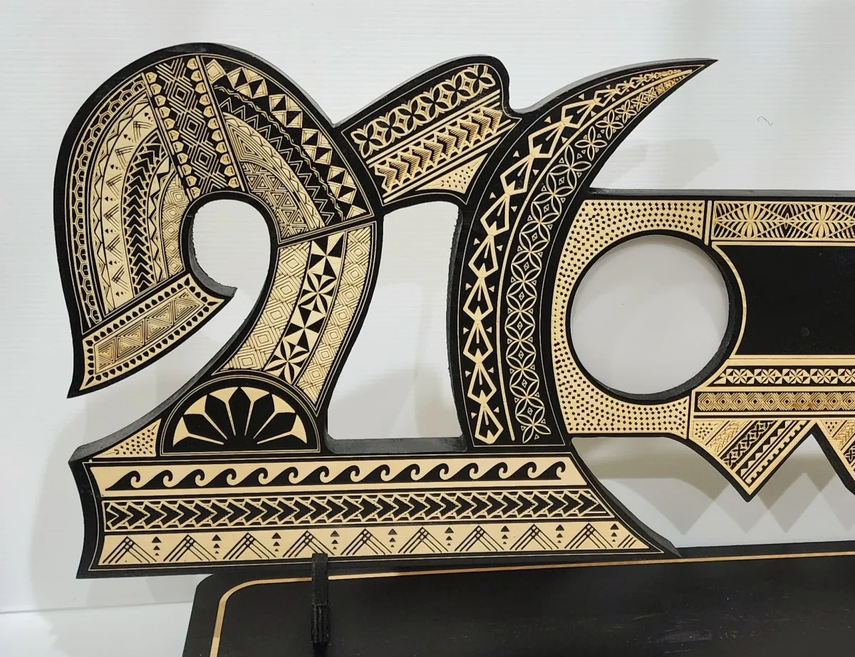 21st Wooden Key Black Shade Island Design On Stand With Tongan Sila