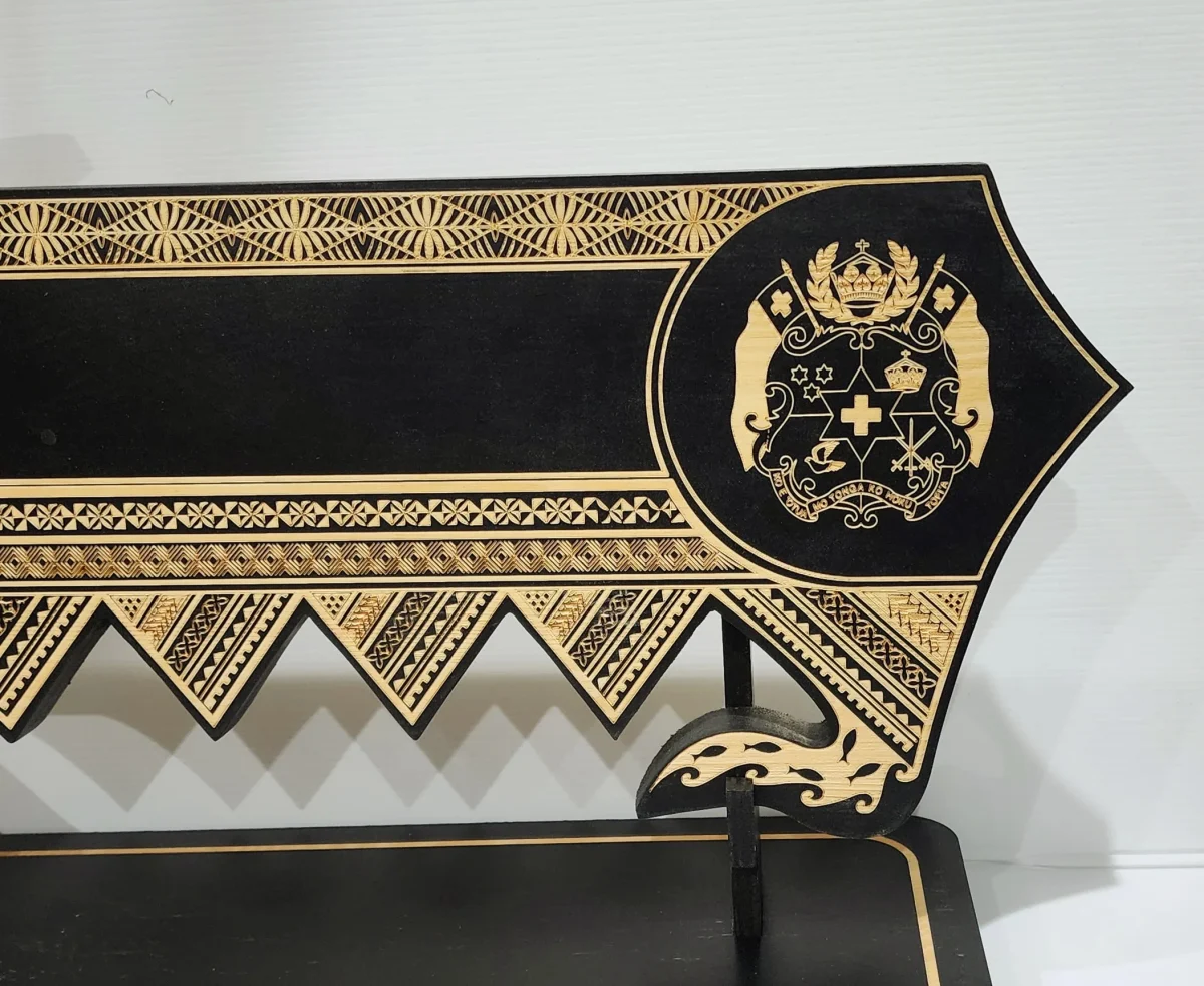 21st Wooden Key Black Shade Island Design On Stand With Tongan Sila