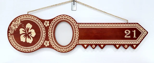 21st Wooden Key Brown Shade Island Design With Hibiscus Flower – Design SJ2457