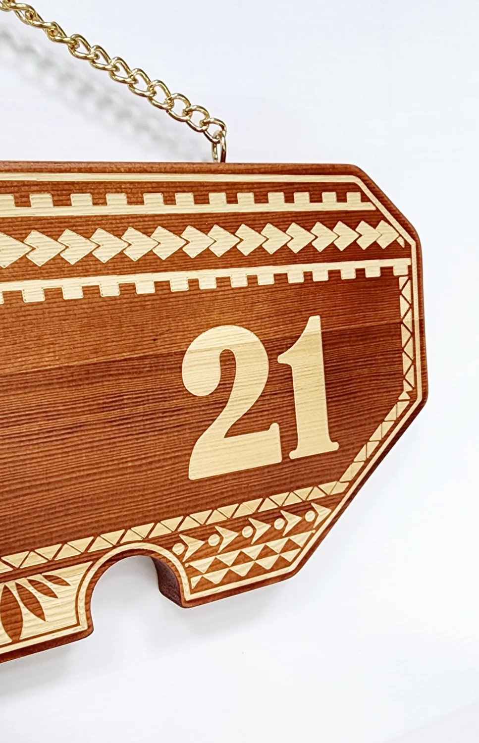 21st Wooden Key Brown Shade Island Design With Polynesian Design and Hibiscus Flower - Design SJ2485