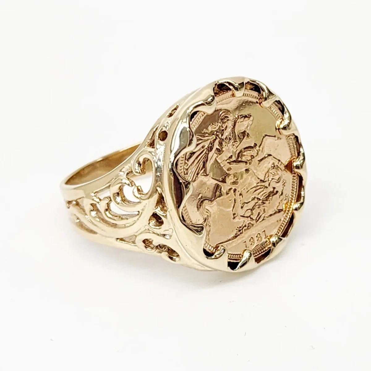22ct Gold 1981 Full Sovereign Coin Ring with 9ct Gold Claw Set Ring Mount
