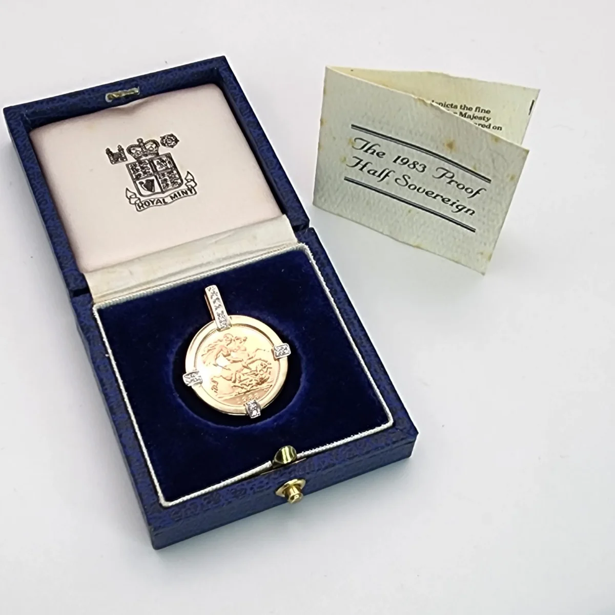 22ct Gold 1983 Elizabeth II Half Sovereign Coin Set in 0.17ct Diamond 9ct Gold Mount