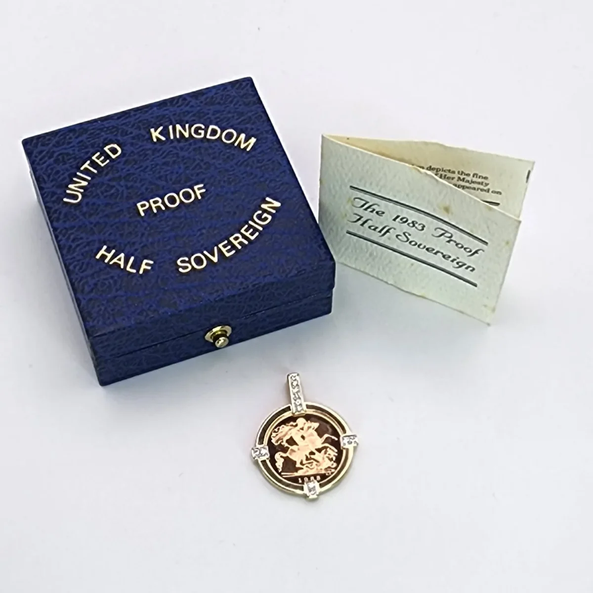 22ct Gold 1983 Elizabeth II Half Sovereign Coin Set in 0.17ct Diamond 9ct Gold Mount