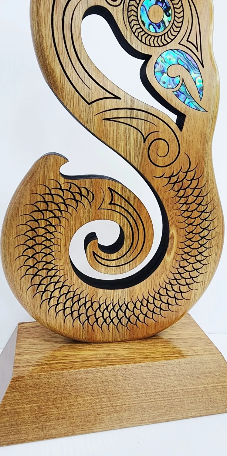 295mm Māori Mania Carving – Handcrafted Pacific Rimu Wood Award - MD044