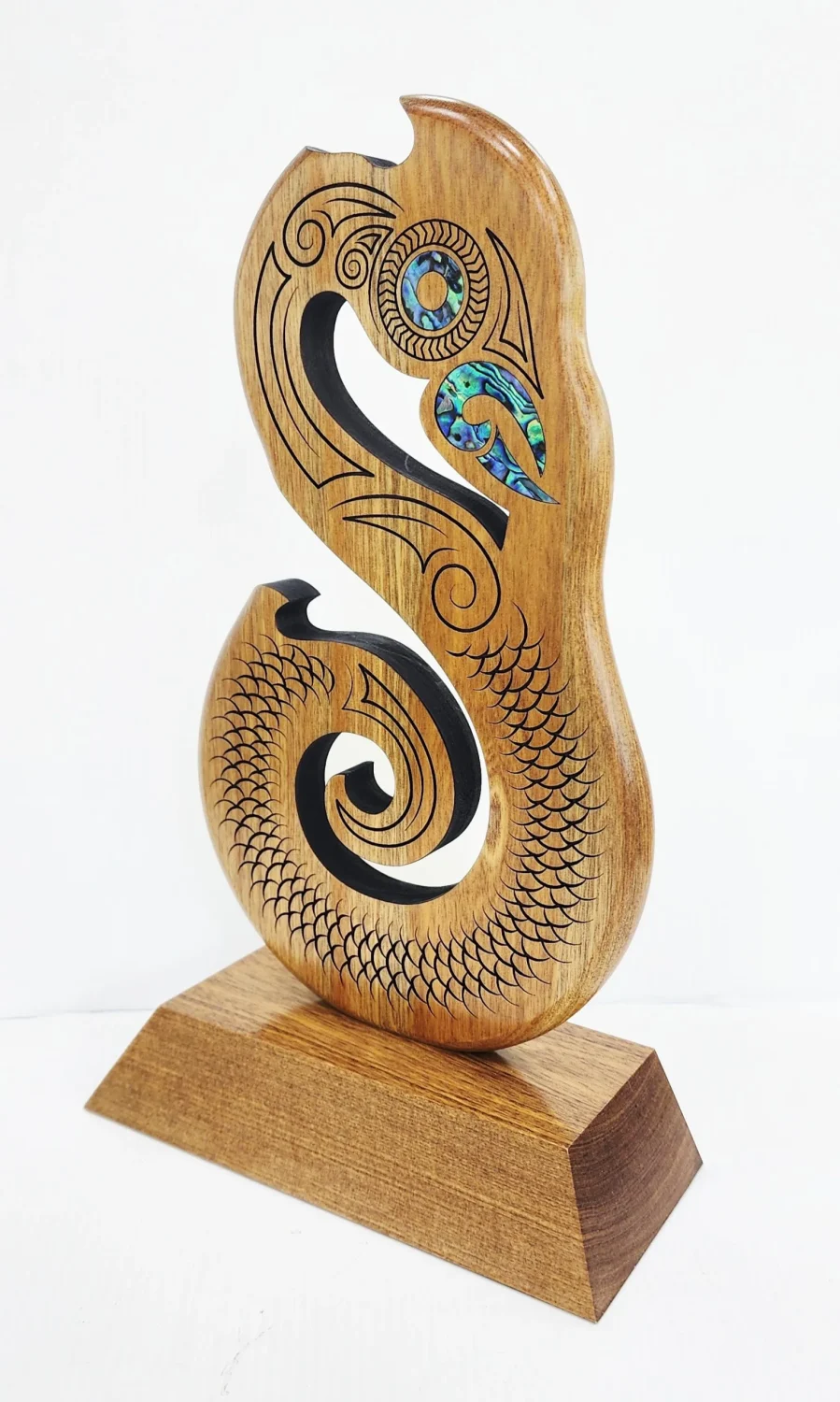 295mm Māori Mania Carving – Handcrafted Pacific Rimu Wood Award - MD044