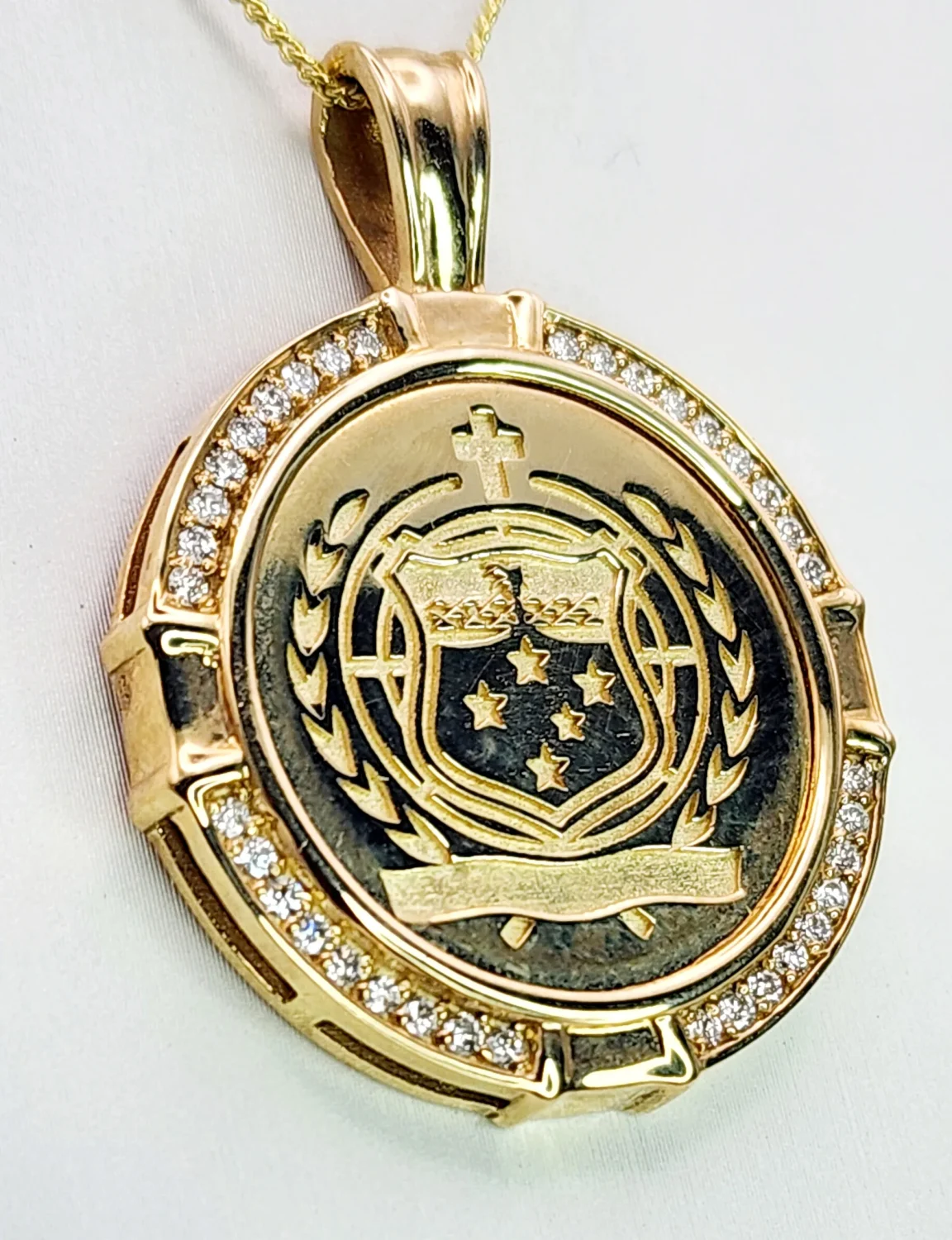 9ct Gold 0.36ct Diamond Mount with 9ct Gold Samoan Sila Coin Insert pendant