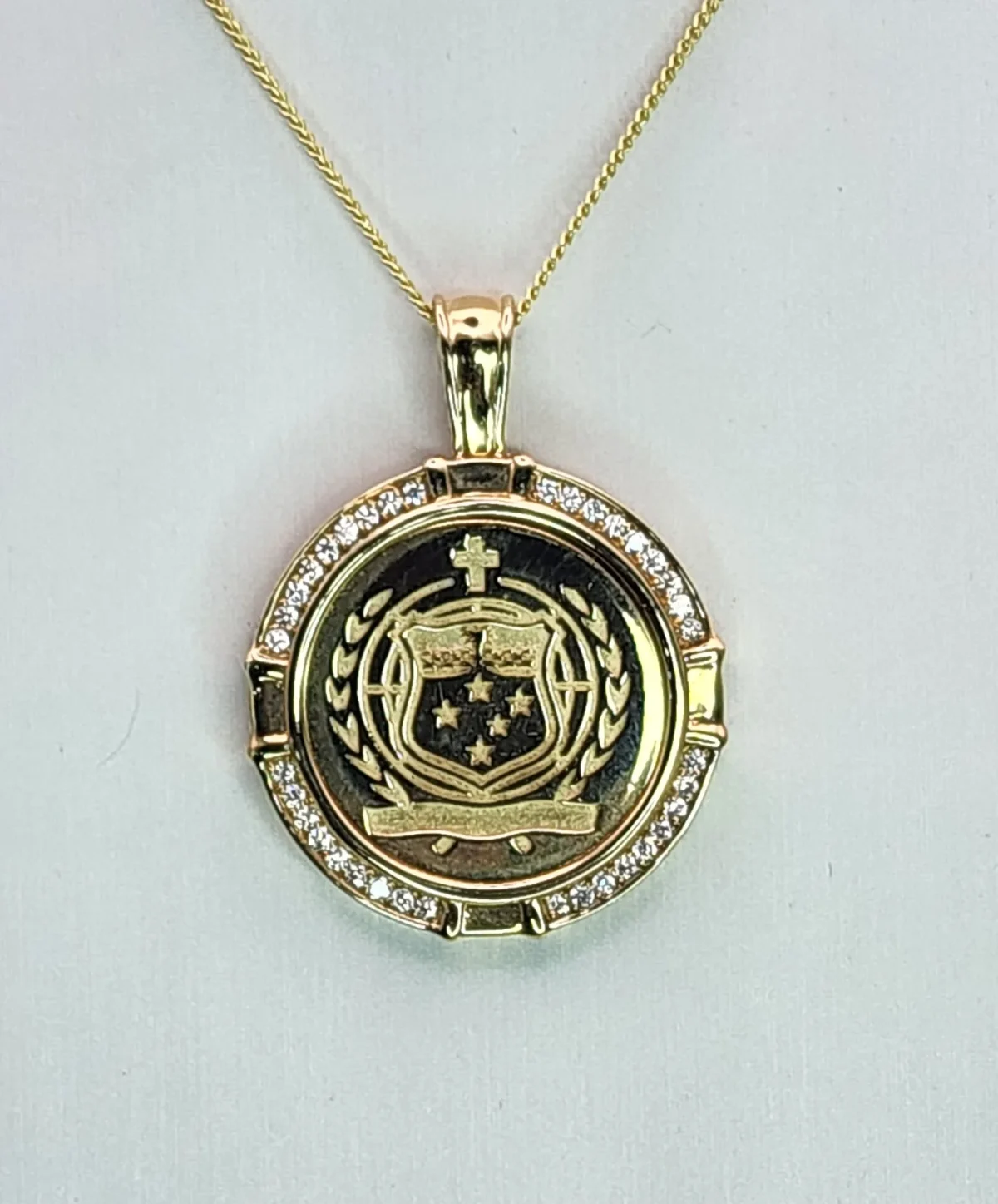9ct Gold 0.36ct Diamond Mount with 9ct Gold Samoan Sila Coin Insert pendant