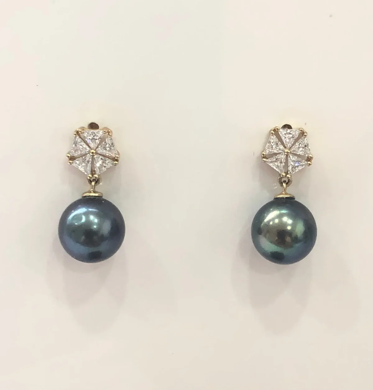 9ct Gold Drop Earrings With Black Tahitian Pearl - 05