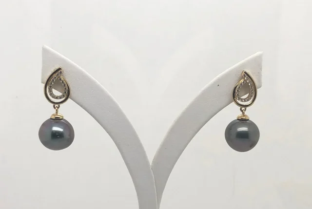 9ct Gold Drop Earrings With Black Tahitian Pearl -  11