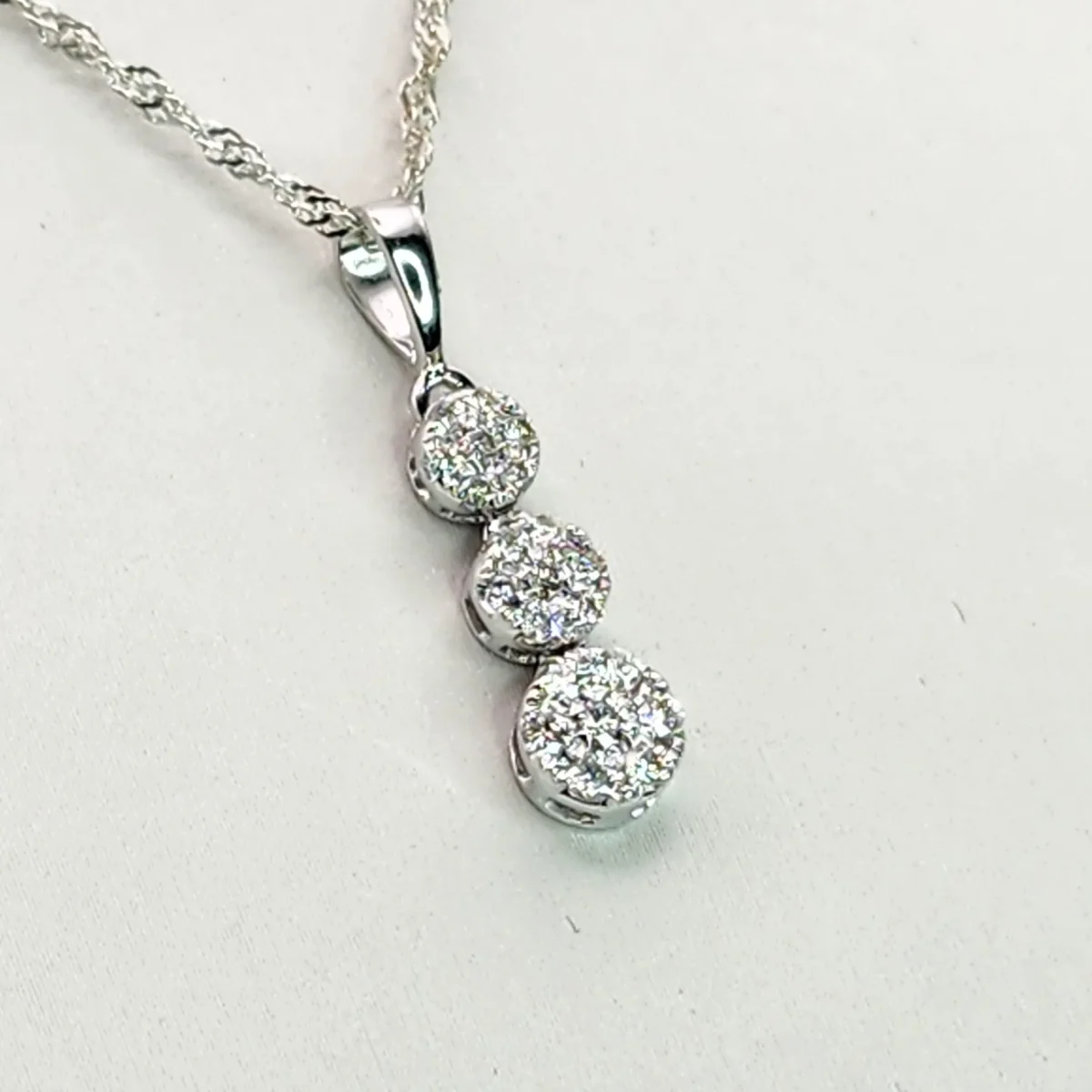 9ct White Gold Brilliant Cut 0.25ct Diamond Cluster Drop Pendant