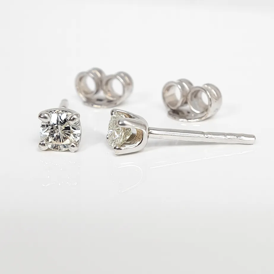 9ct White Gold Diamond Solitaire Stud Earrings – 0.25ct -