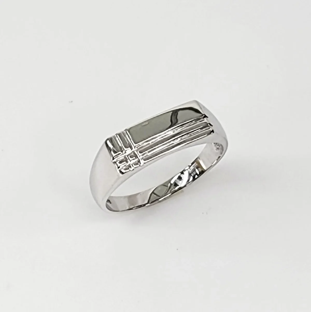 9ct White Gold Engraved Rectangle Signet Ring - D6863/9W