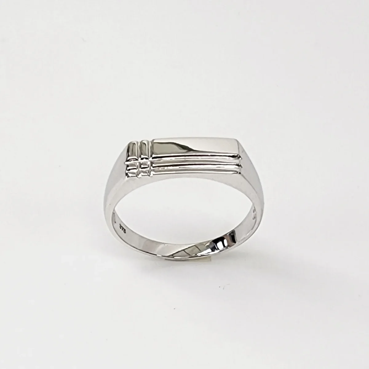 9ct White Gold Engraved Rectangle Signet Ring - D6863/9W