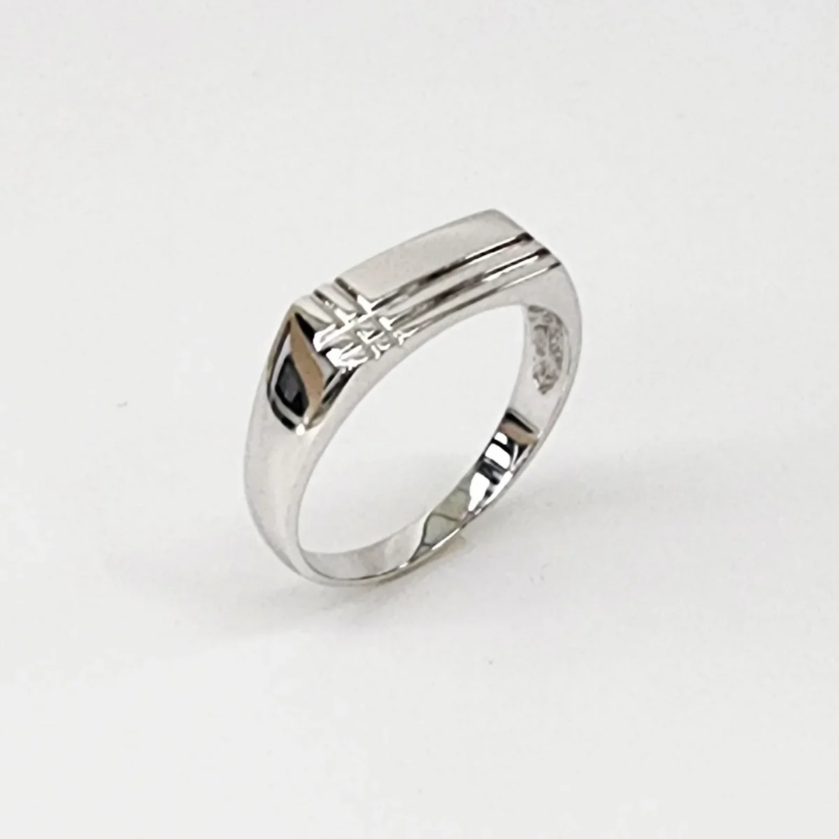 9ct White Gold Engraved Rectangle Signet Ring - D6863/9W