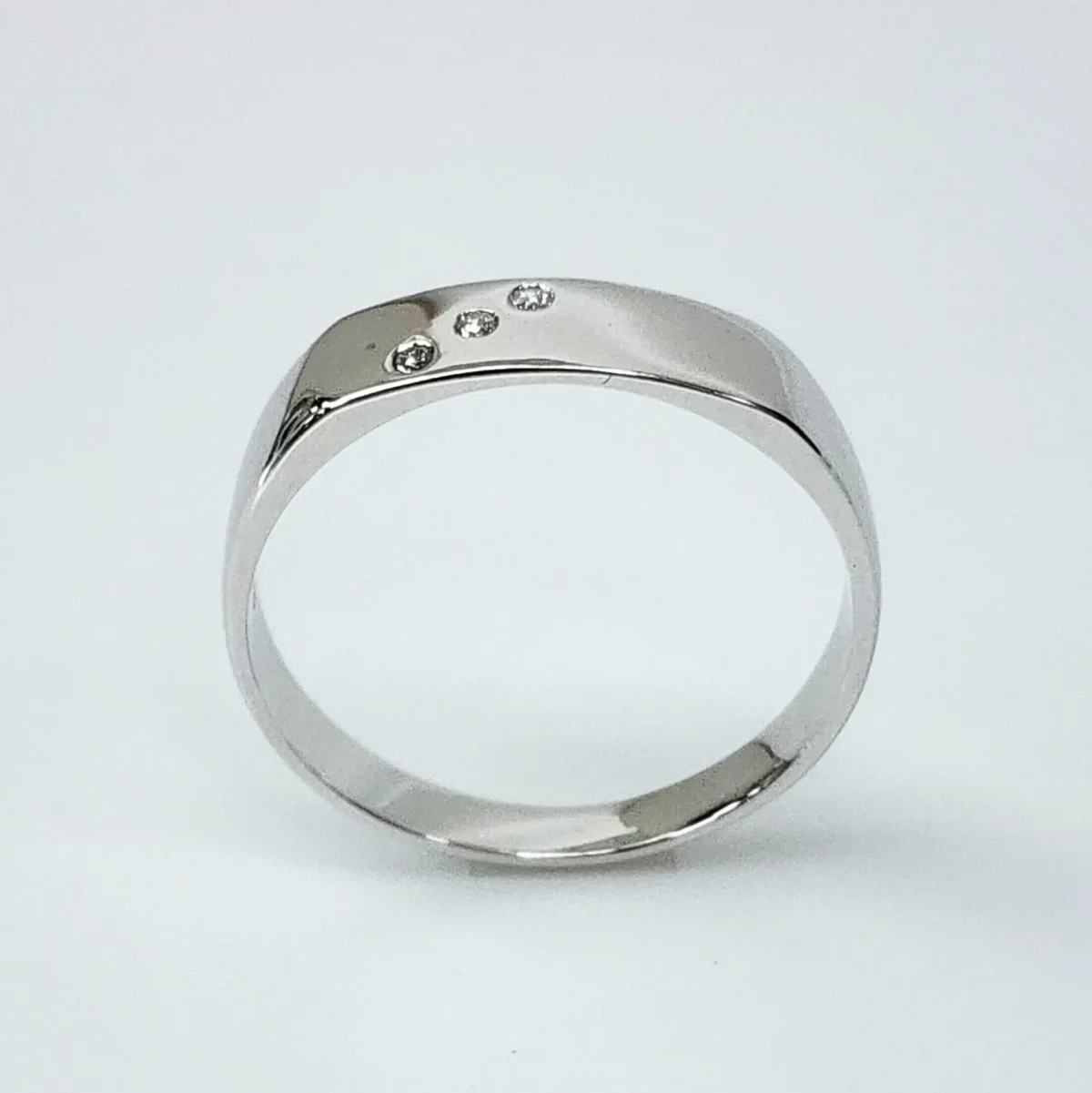 9ct White Gold Gents Diamond Signet Ring - D2632/9W