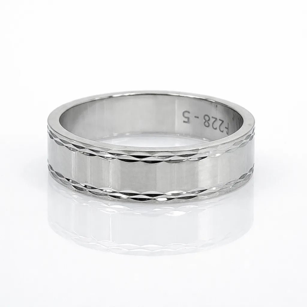 9ct White Gold Gents Patterned Wedding Ring – 5mm – Size R - F228/5