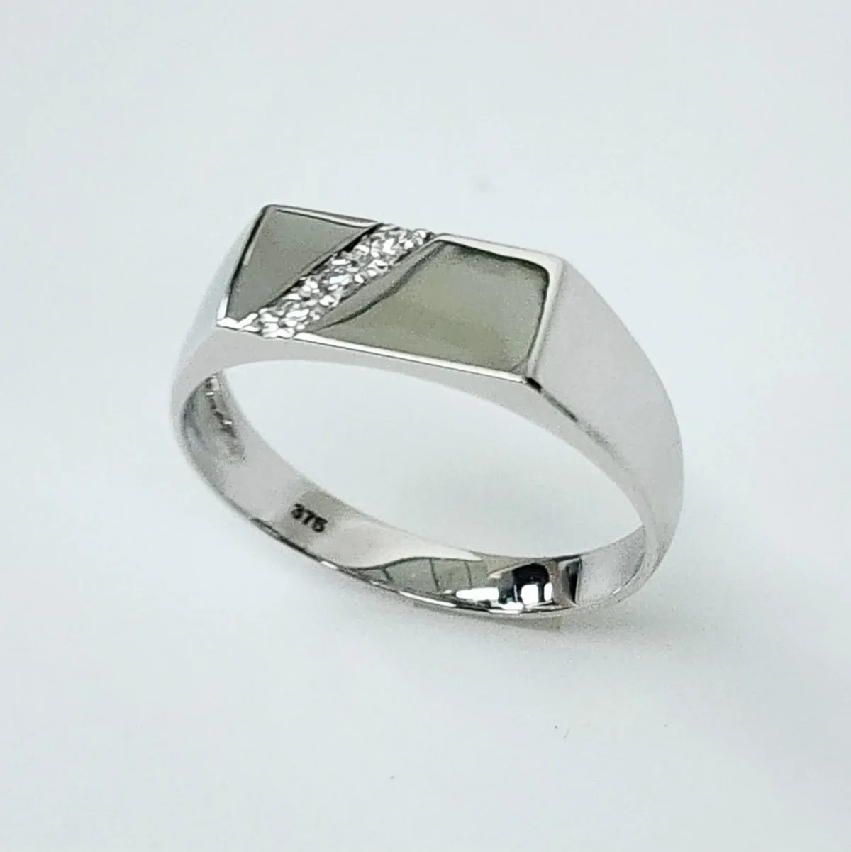 9ct White Gold Gents Signet Ring with Diamond Setting - D6413/9W