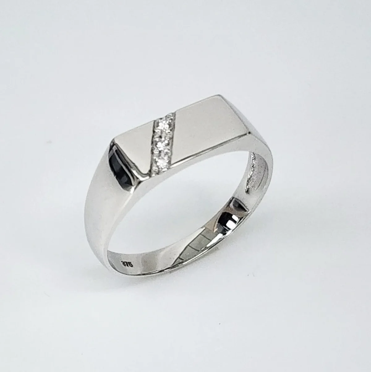 9ct White Gold Gents Signet Ring with Diamond Setting - D6413/9W