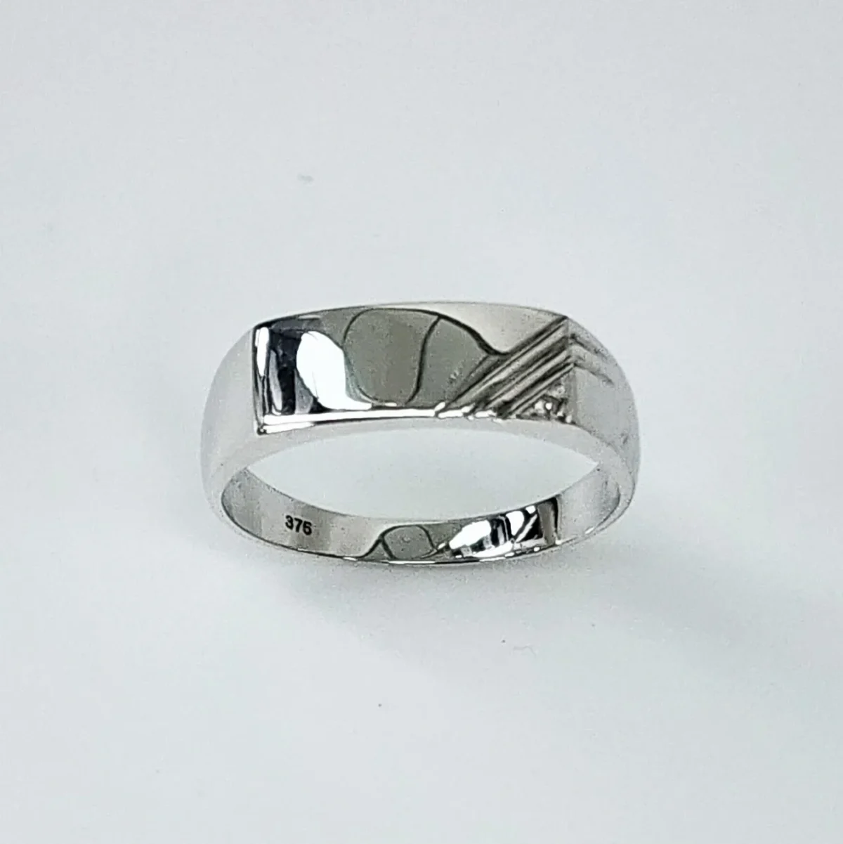 9ct White Gold Gents Striped Diamond Set Signet Ring - D6598/9W