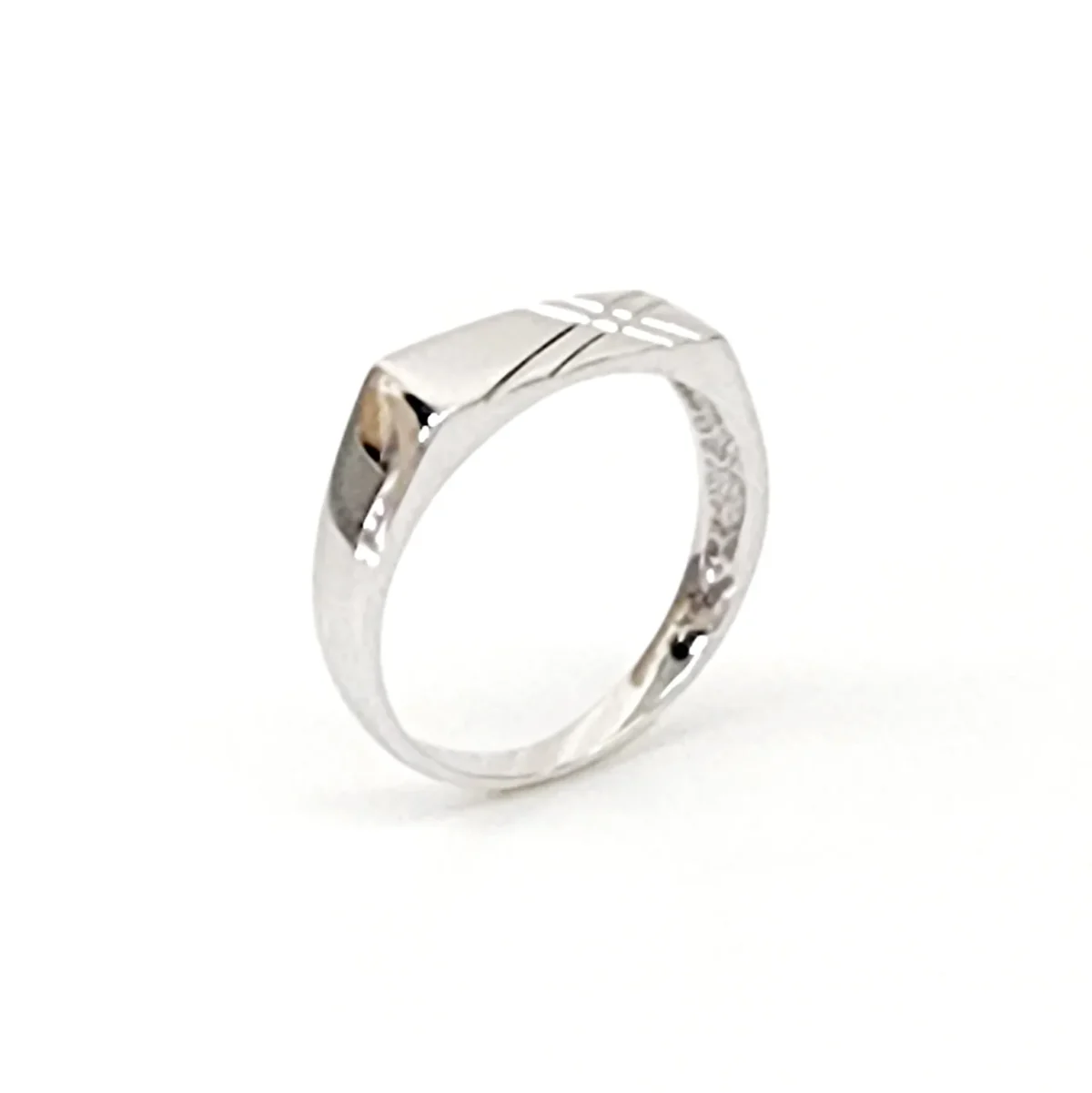 9ct White Gold Gents Wedding Ring - D68589W