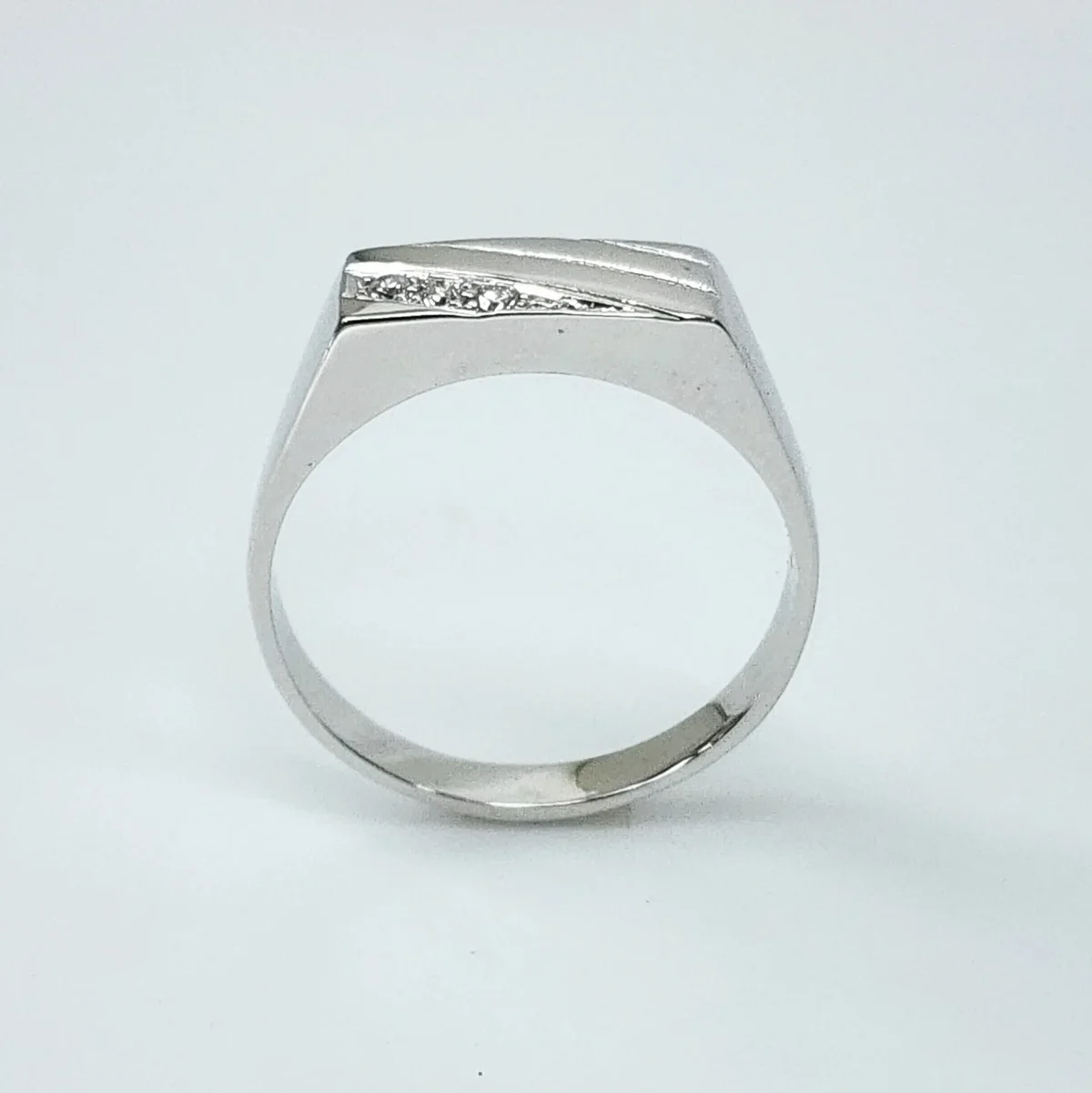 9ct White Gold Patterned Rectangle Diamond Signet Ring - D854/9W